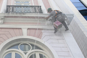 Pintura e reforma de fachada colonial em hotel no centro do Rio